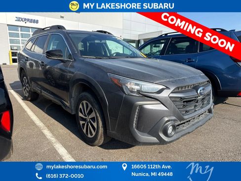 Used 2025 Subaru Outback Premium AWD/4WD image 1