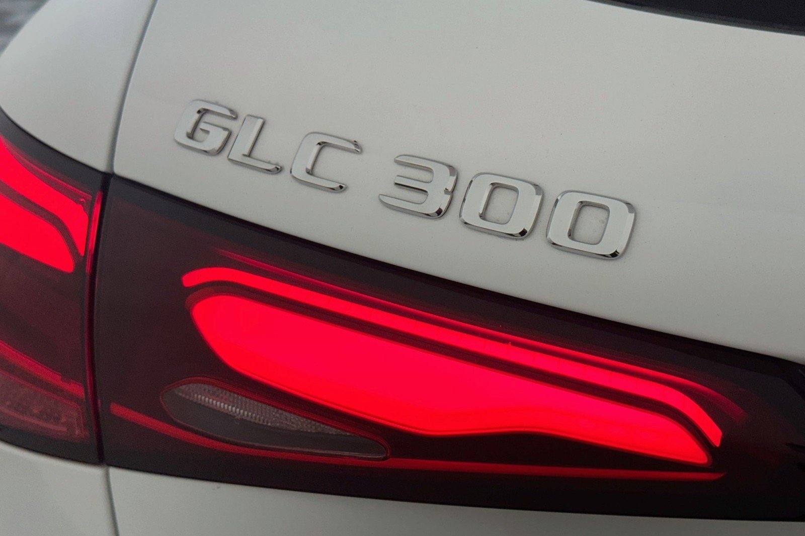 Used 2025 Mercedes-Benz GLC 300 image 10