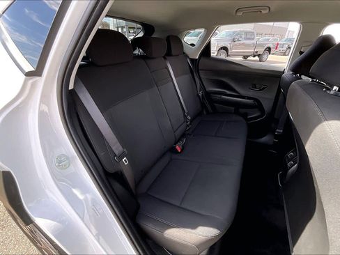 Used 2025 Hyundai Kona SEL FWD image 19