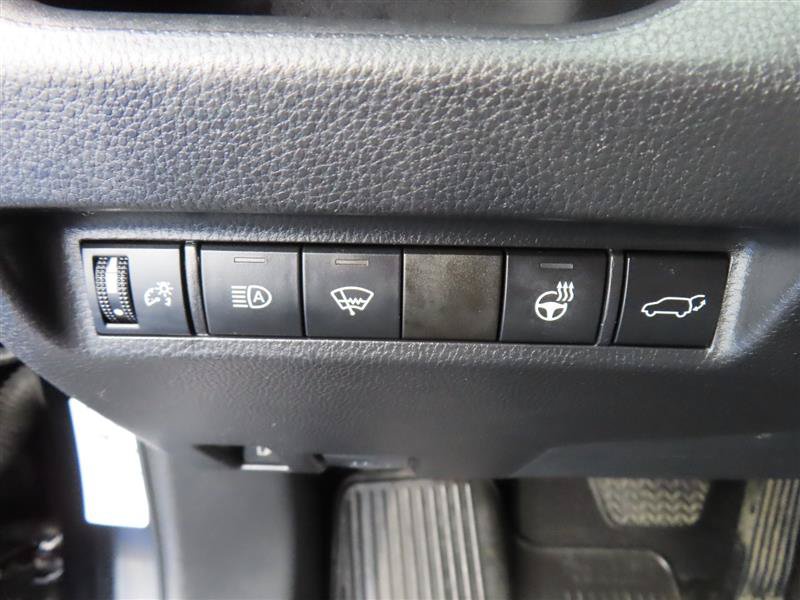Used 2022 Toyota RAV4 XLE w/ Convenience Package AWD/4WD image 15