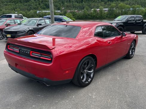 Used 2017 Dodge Challenger R/T RWD image 3
