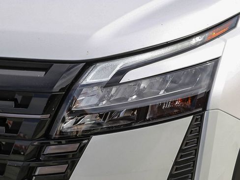 New 2026 Nissan Pathfinder SL image 8