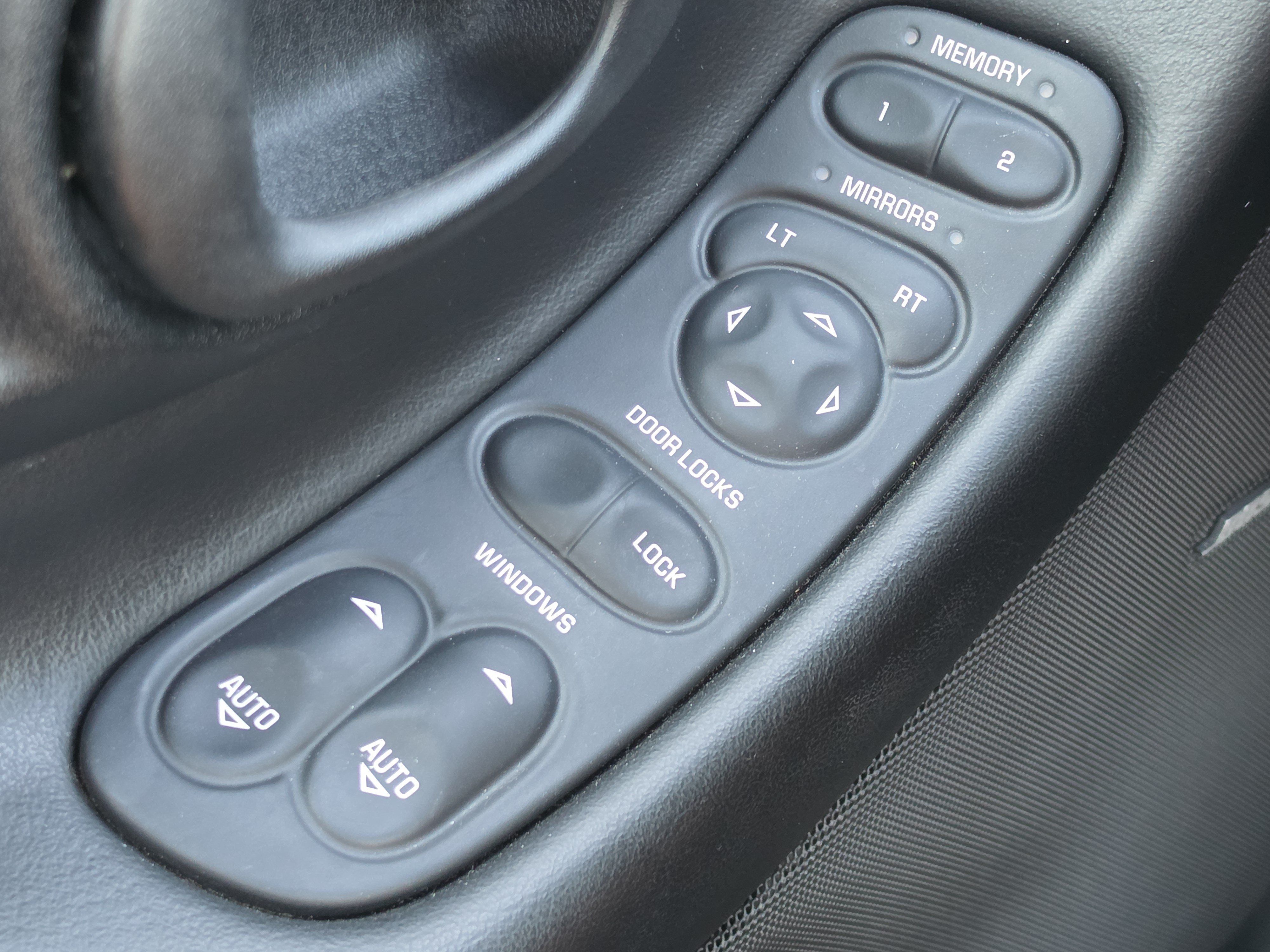 Used 2003 Chevrolet Corvette Z06 w/ Memory Package, 3 Drivers RWD image 9
