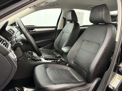 Used 2013 Volkswagen Passat 2.5 SE image 9