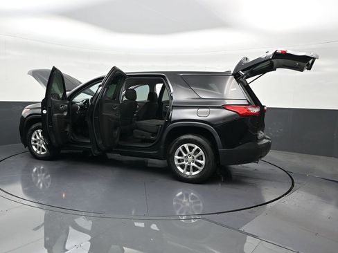 Used 2021 Chevrolet Traverse LS image 35