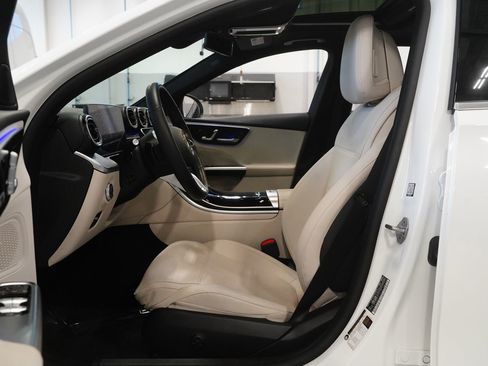 Used 2023 Mercedes-Benz C 300 4MATIC Sedan image 2