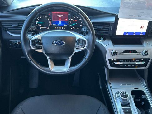 Used 2020 Ford Explorer XLT image 15