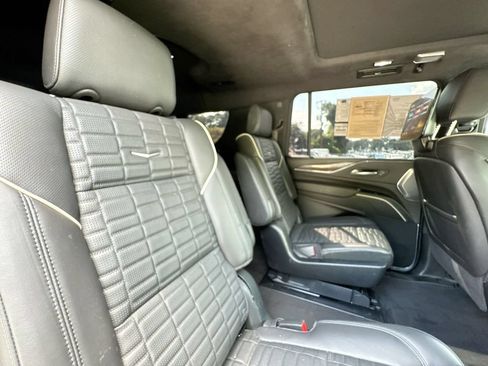 Used 2024 Cadillac Escalade ESV Sport Platinum AWD/4WD image 29
