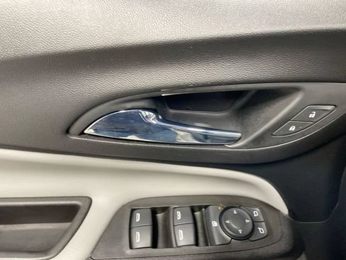 Used 2020 Chevrolet Equinox LS w/ LS Convenience Package FWD image 13