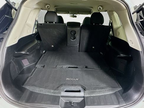 Used 2017 Nissan Rogue SV image 28