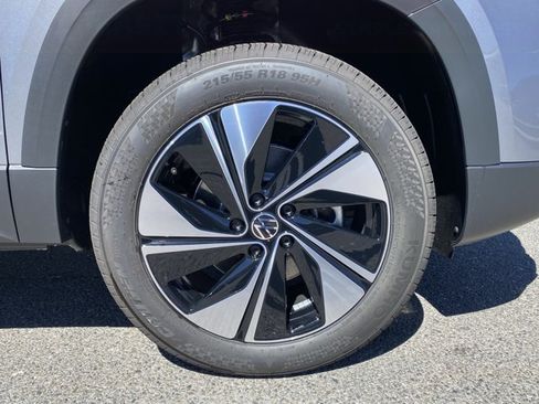 New 2026 Volkswagen Taos SE AWD/4WD image 11