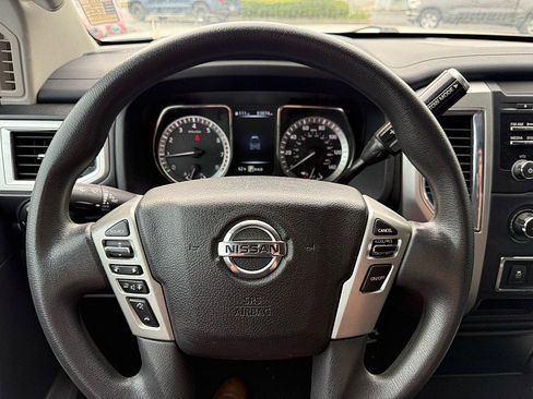 Used 2018 Nissan Titan SV RWD image 20