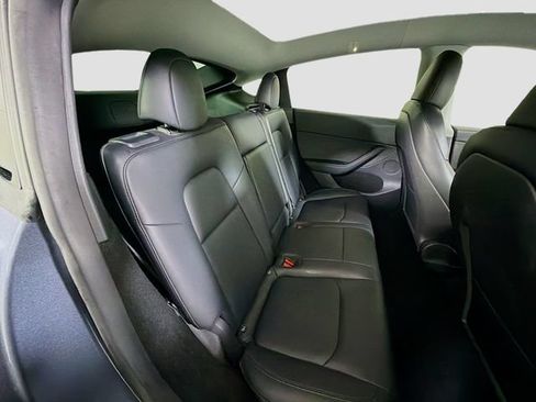 Used 2023 Tesla Model Y AWD image 27