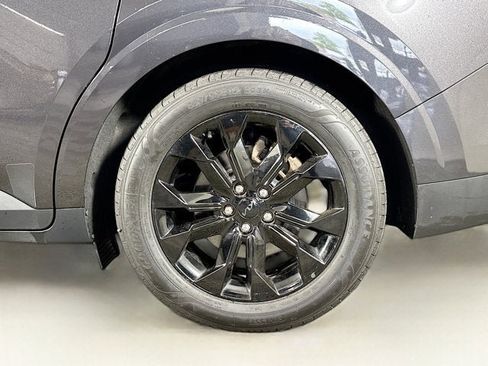 Used 2024 Kia Carnival SX Prestige FWD image 33