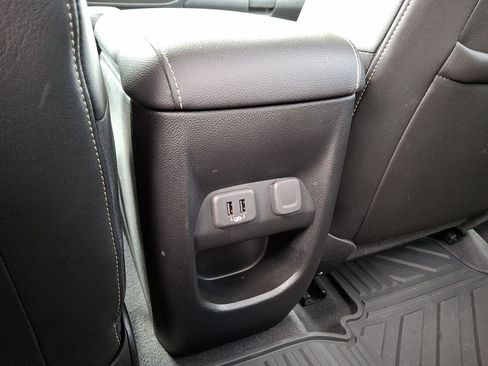 Used 2020 GMC Canyon Denali AWD/4WD image 12