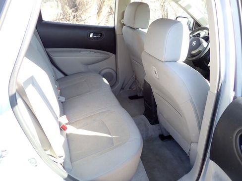 Used 2014 Nissan Rogue S image 7