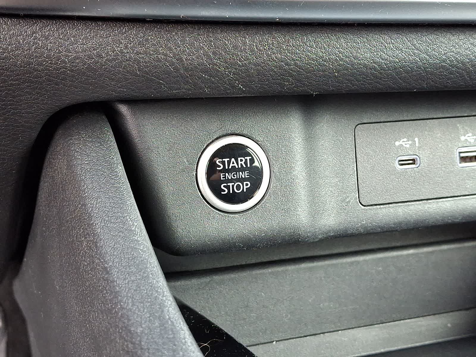 Used 2023 Nissan Rogue SV AWD/4WD image 25