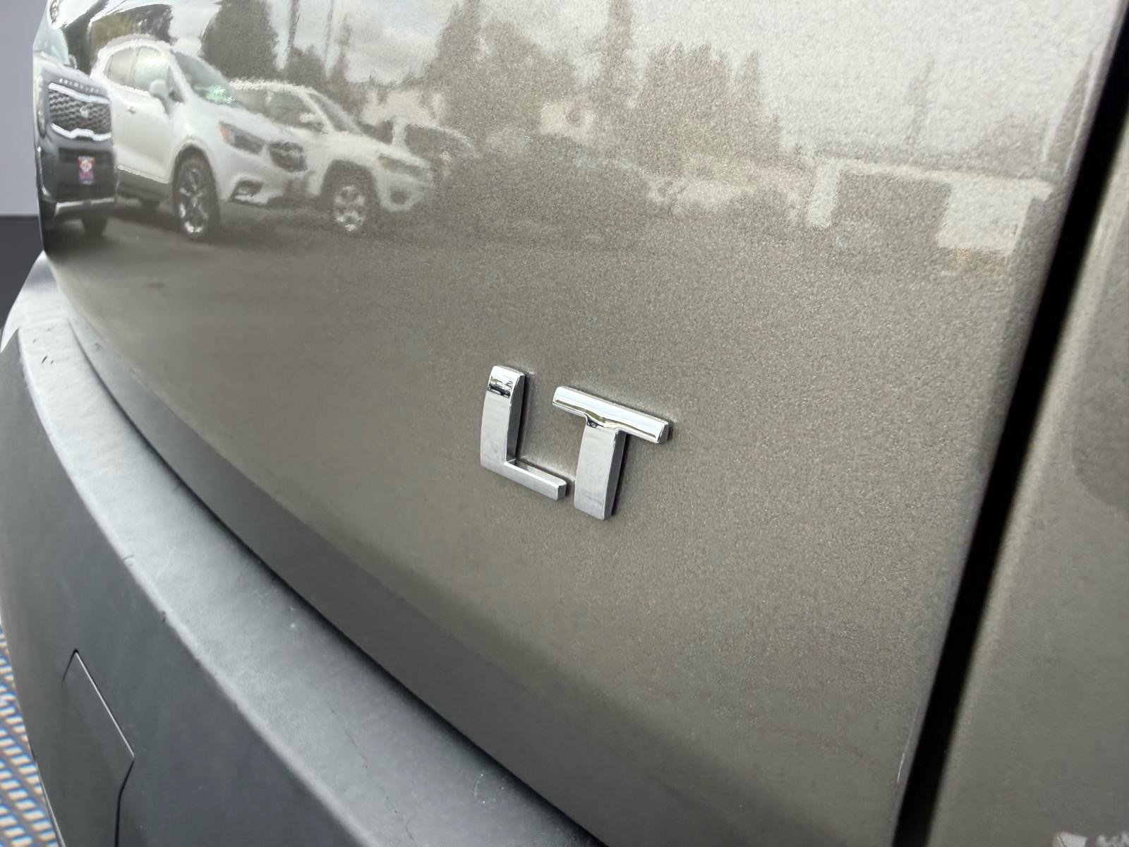 Used 2020 Chevrolet Traverse LT w/ LT Premium Package AWD/4WD image 7