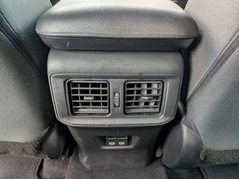 Used 2024 Toyota RAV4 XLE FWD image 32