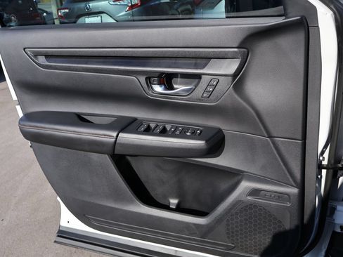 Certified 2025 Honda CR-V Sport-L image 31