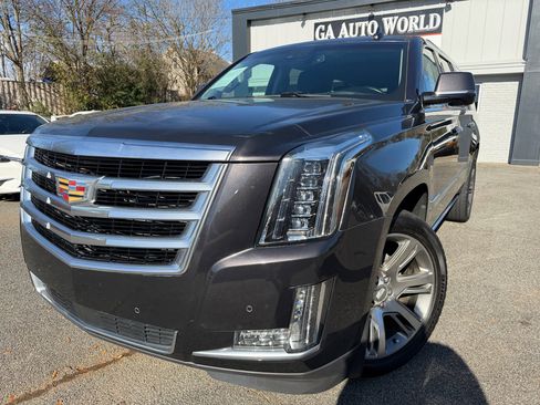 Used 2016 Cadillac Escalade ESV Premium image 2