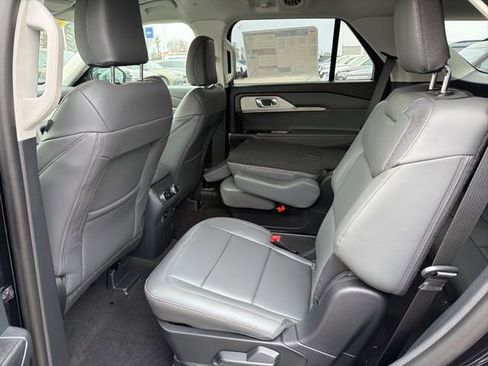 New 2026 Ford Explorer Active w/ Active Comfort Package image 8