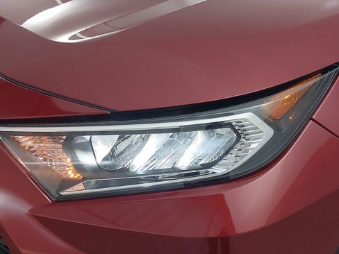 Used 2019 Toyota RAV4 XLE w/ All Weather Liner Package AWD/4WD image 31