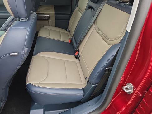 Used 2025 Ford Maverick Lariat w/ 4K Tow Package image 19