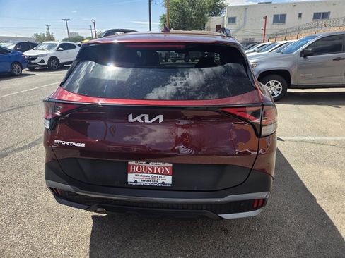 Used 2023 Kia Sportage X-Line AWD/4WD image 2