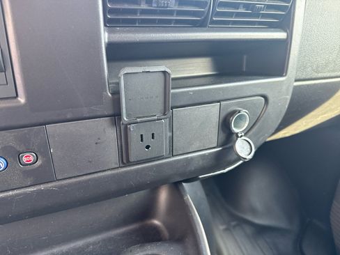 Used 2024 GMC Savana 2500 w/ Driver Convenience Package image 16