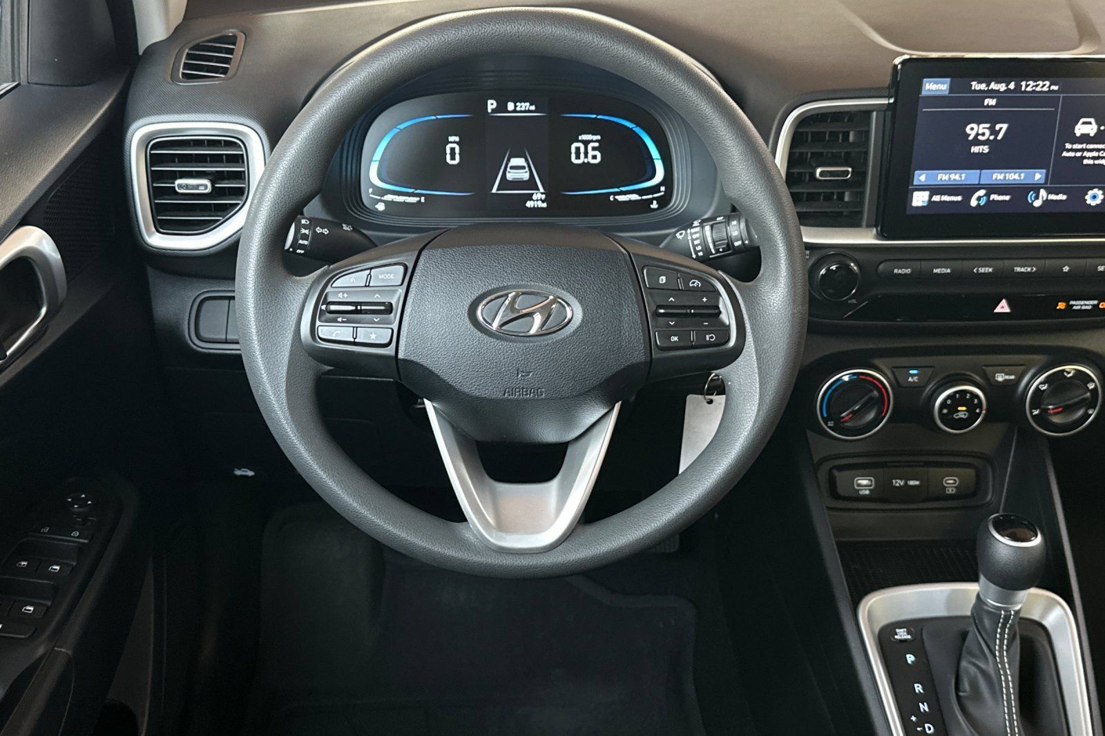 Certified 2026 Hyundai Venue SE FWD image 18