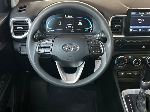 Certified 2026 Hyundai Venue SE FWD image 18