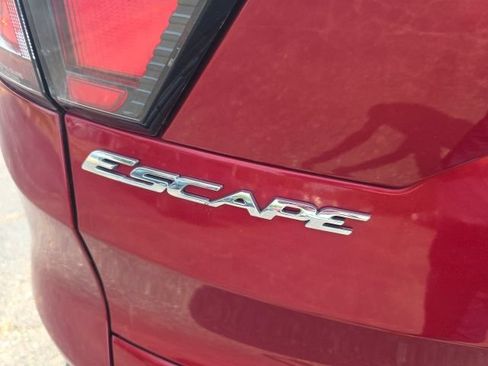 Used 2017 Ford Escape Titanium FWD image 6