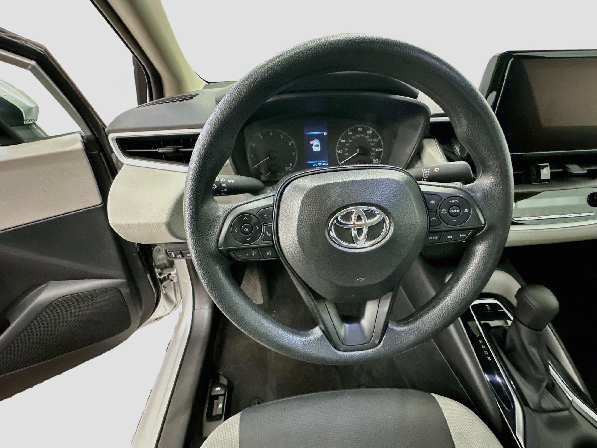 Used 2025 Toyota Corolla LE FWD image 18