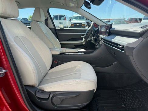 Used 2025 Hyundai Sonata SEL image 3