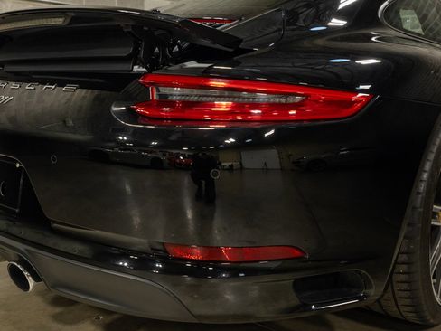 Used 2018 Porsche 911 Carrera image 23