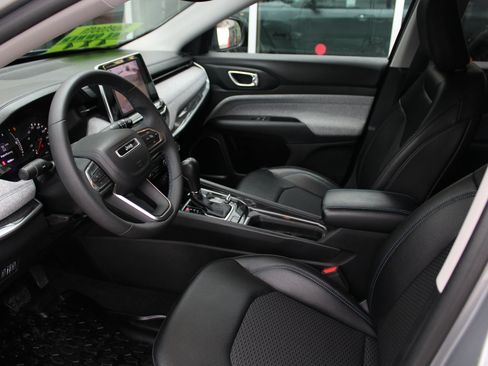 Certified 2022 Jeep Compass Latitude image 30