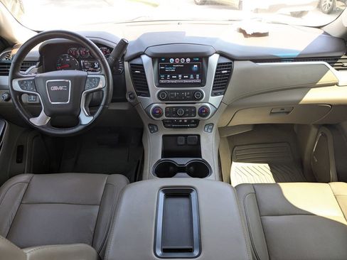 Used 2019 GMC Yukon SLT w/ Premium Edition RWD image 14