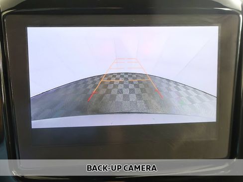 Used 2023 Chevrolet Traverse LT FWD image 5