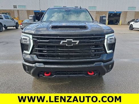Used 2025 Chevrolet Silverado 2500 LT w/ Trail Boss Package AWD/4WD image 2