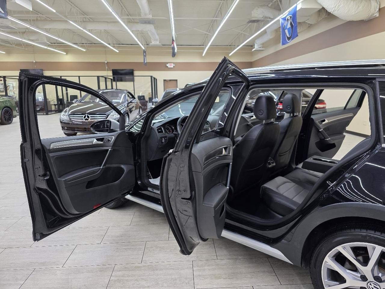 Used 2017 Volkswagen Golf Alltrack SEL AWD/4WD image 15