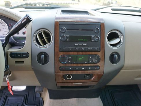 Used 2004 Ford F150 Lariat image 26