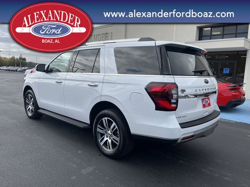 Used 2024 Ford Expedition Limited image 2