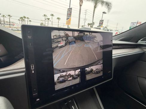 Used 2022 Tesla Model S Standard Range AWD/4WD image 17
