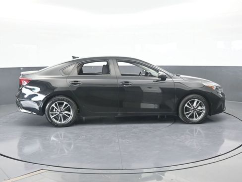 Used 2023 Kia Forte LXS w/ LXS Technology Package image 7
