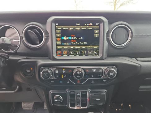 Used 2023 Jeep Wrangler Unlimited Sahara w/ Cold Weather Group AWD/4WD image 20