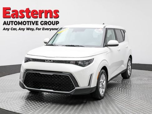 Used 2023 Kia Soul LX w/ Option Group 015 image 1