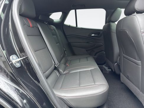 Used 2024 Chevrolet Trax RS w/ Sunroof Package image 19