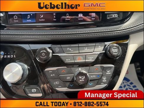 Used 2024 Chrysler Pacifica Limited FWD image 29