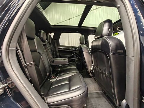 Used 2016 Porsche Cayenne AWD/4WD image 24